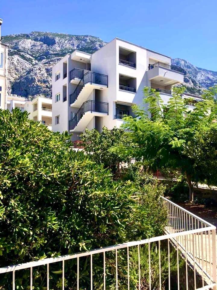 Roso * Makarska